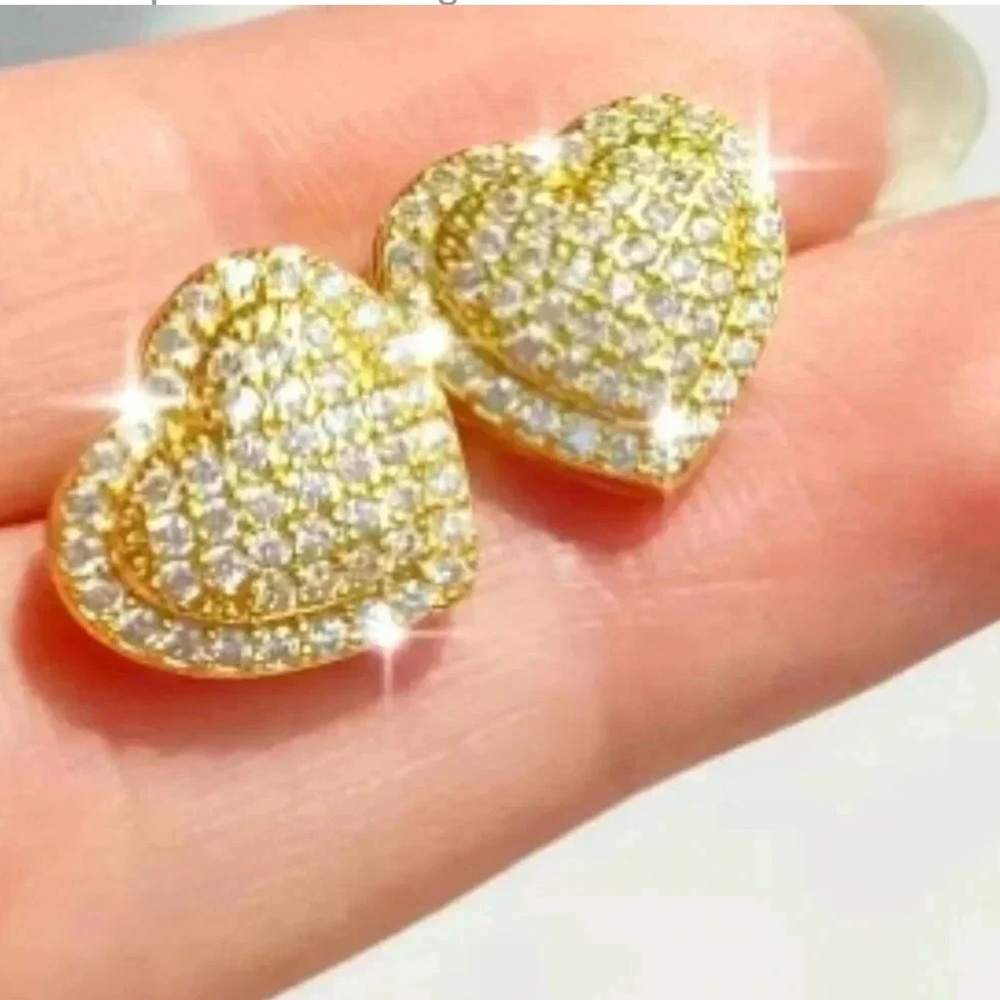Women’s Gold Heart earrings with diamonds